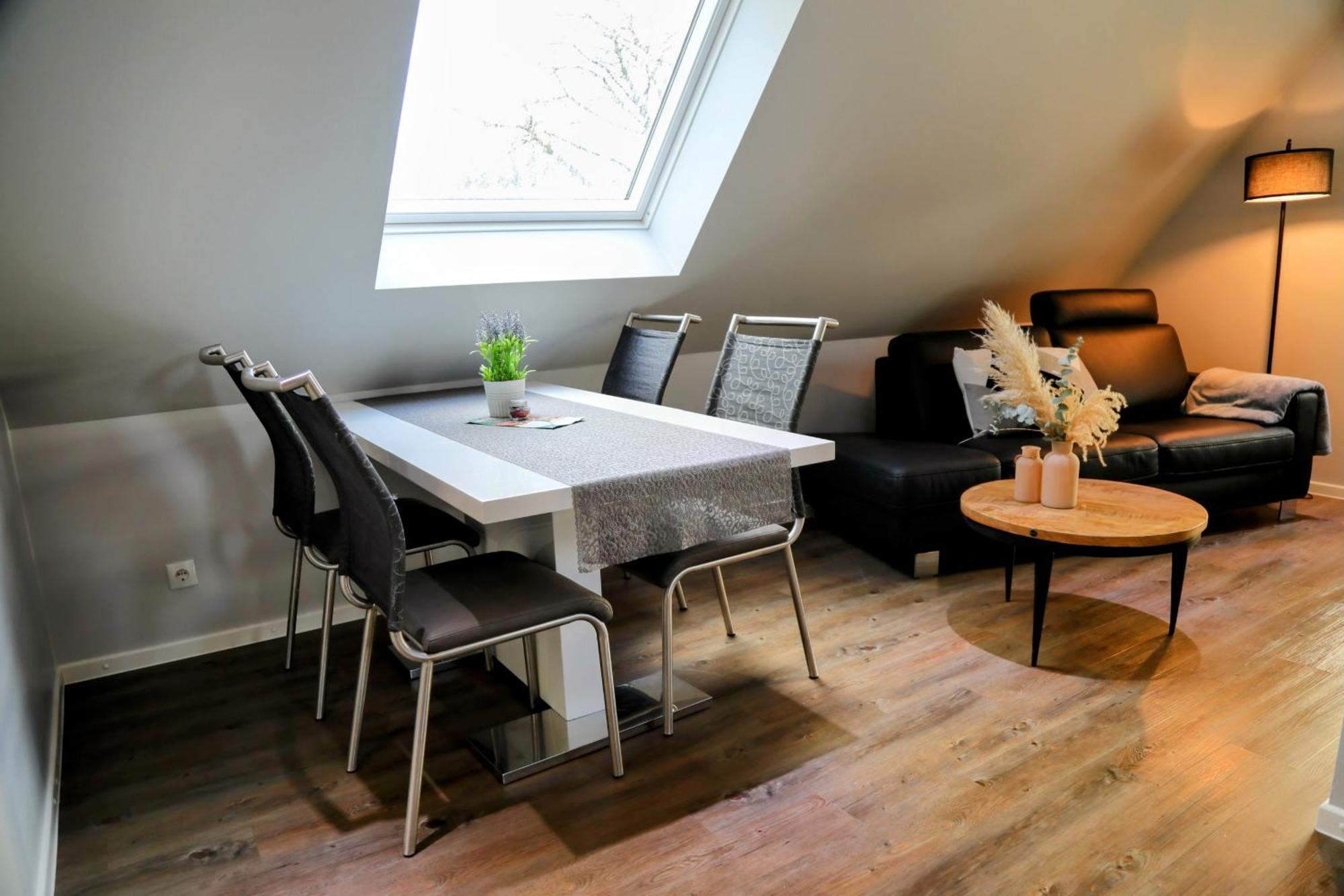 Eine Sehr Gemuetliche Dachgeschoss Ferienwohnung Ihlow (Aurich) Exterior foto